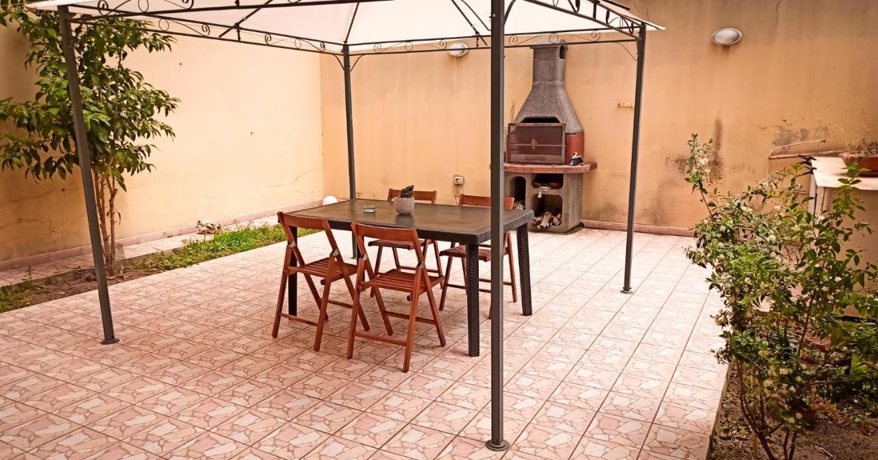 Domumontegrappa - Appartamento Indipendente Con Giardino - Sestu Dış mekan fotoğraf