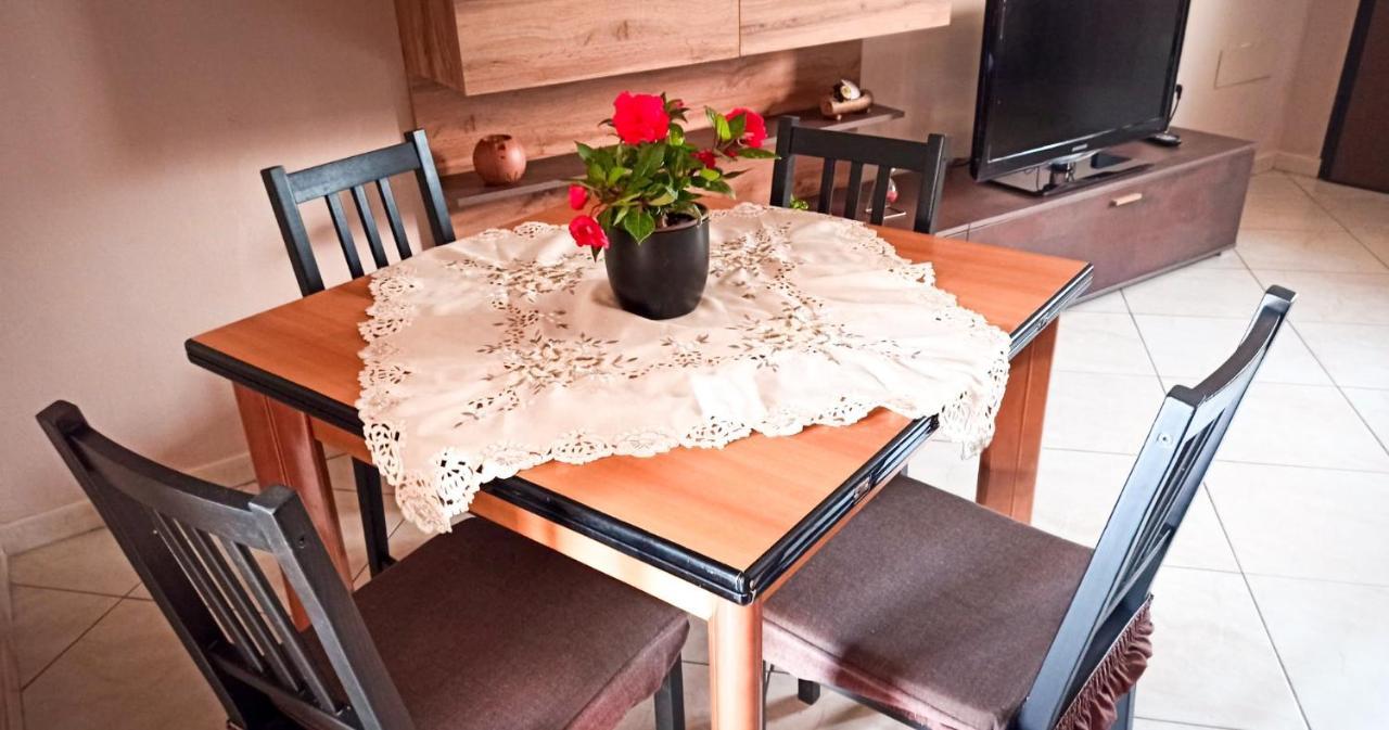 Domumontegrappa - Appartamento Indipendente Con Giardino - Sestu Dış mekan fotoğraf